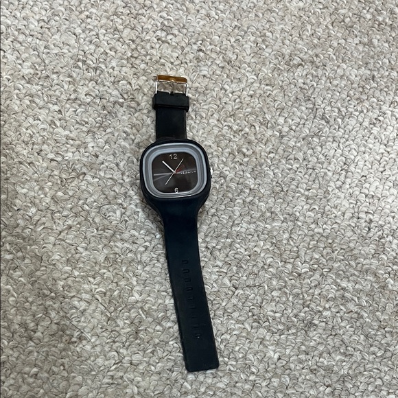 SS.com Unisex Oversized Square Analog Watch. Vintage!! New Battery - Picture 4 of 10